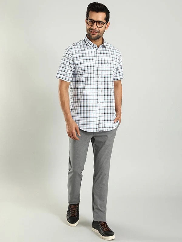 Indian Terrain Men's Comfort Fit Solid Grey Trousers